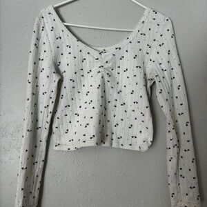 Cotton On White Ribbed Long-Sleeve Crop Top with Black Floral Print